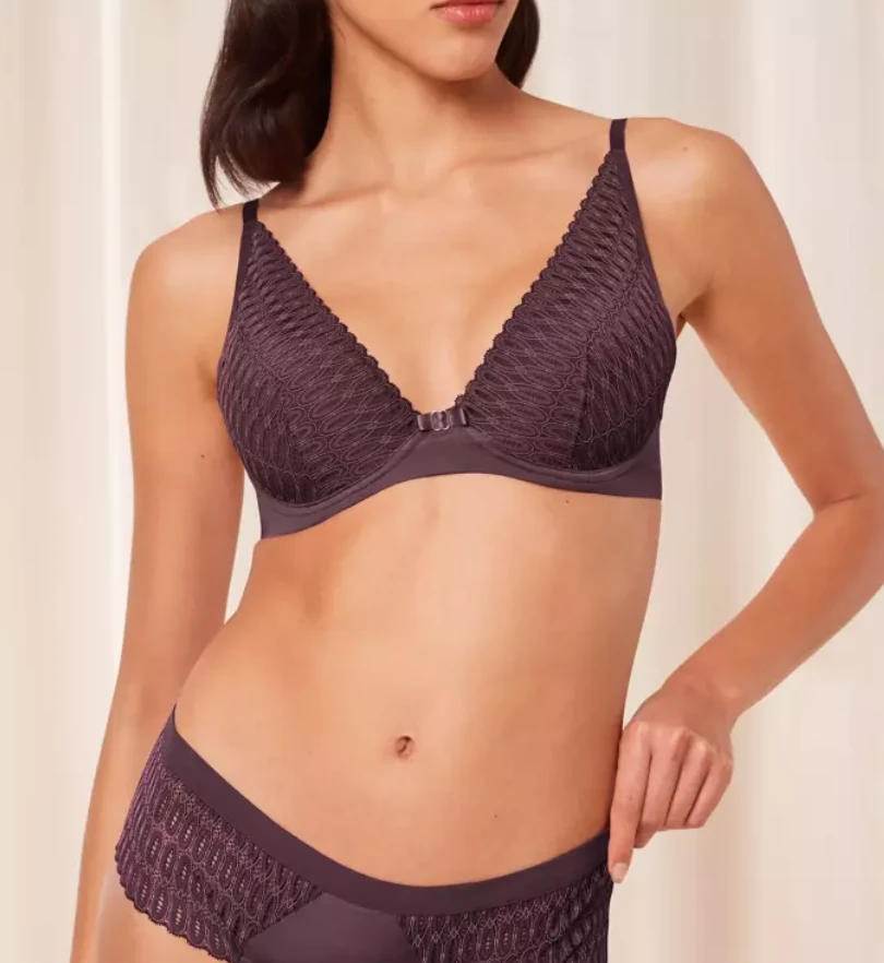 Triumph 10216460 – Aura Spotlight – Merlot 5 Triumph 10216460 – Aura Spotlight – Merlot – Image 3